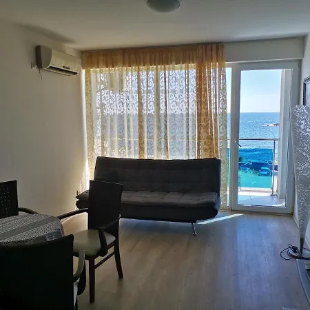 Ахтопол, Апартамент На Първа Линия, 2 Басейна Apartment